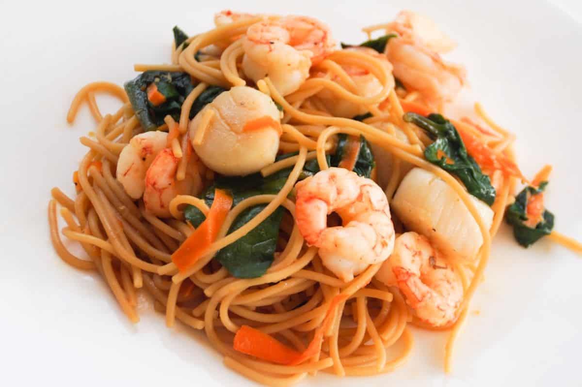 Easy Asian Noodle Bowl with Shrimp and Scallops | Carrots & Cookies