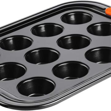 One Le Creuset muffin tin.