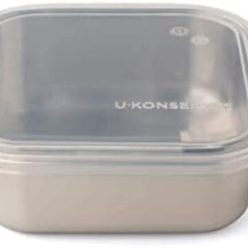One stainless steel sandwich container with a clear, see-through silicone lid.